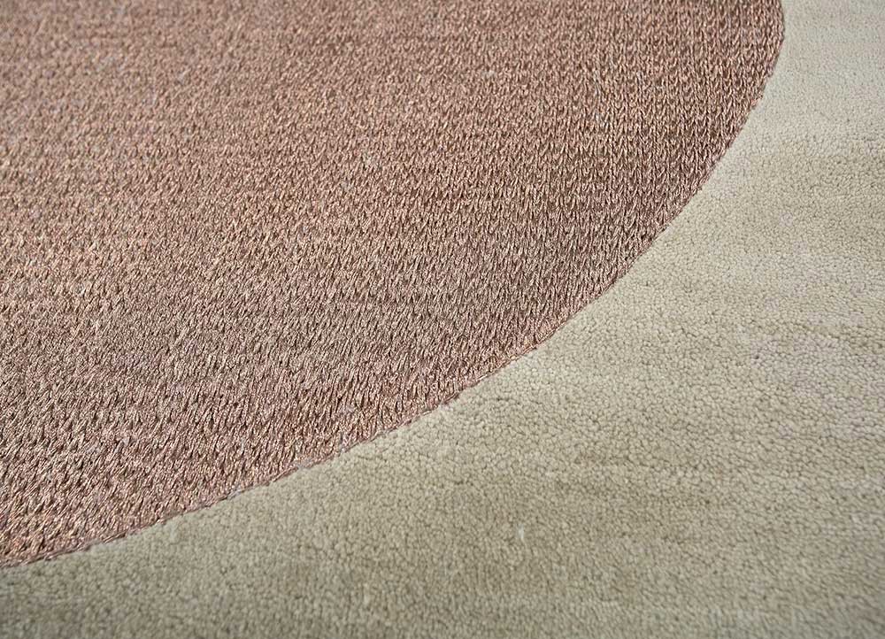 brahmaand ivory wool hand knotted Rug - CloseUp