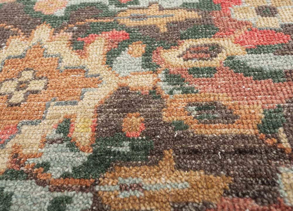 erbe beige and brown wool hand knotted Rug - CloseUp erbe beige and brown wool hand knotted Rug - CloseUp