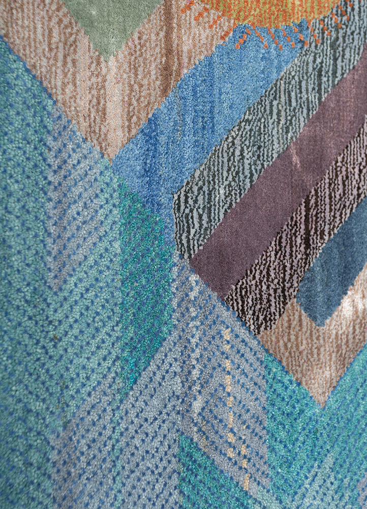 manchaha blue wool and bamboo silk hand knotted Rug - CloseUp