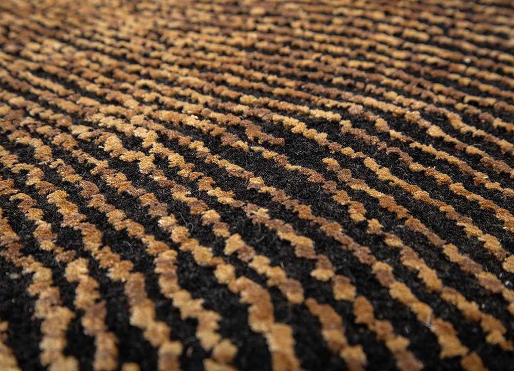 azalea grey and black wool and bamboo silk hand knotted Rug - CloseUp