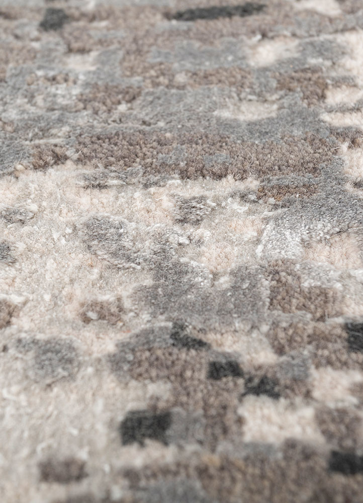 uvenuti ivory wool and bamboo silk hand knotted Rug - CloseUp uvenuti ivory wool and bamboo silk hand knotted Rug - CloseUp