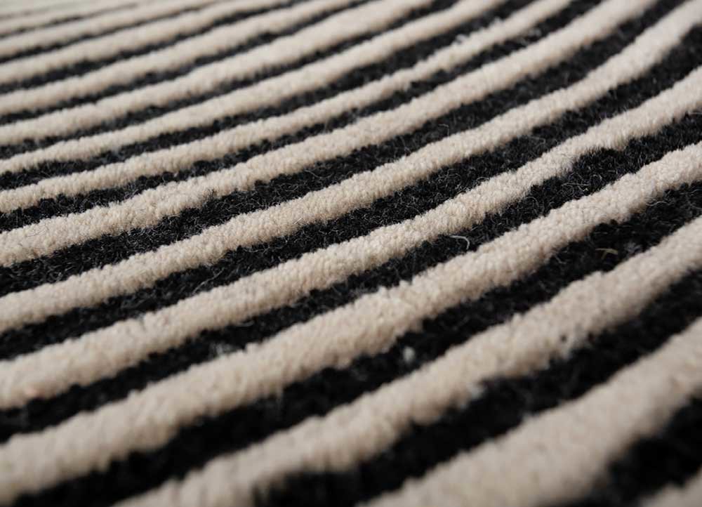 aprezo grey and black wool hand tufted Rug - CloseUp aprezo grey and black wool hand tufted Rug - CloseUp