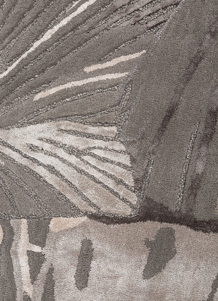 aurelia grey and black wool and viscose hand tufted Rug - CloseUp