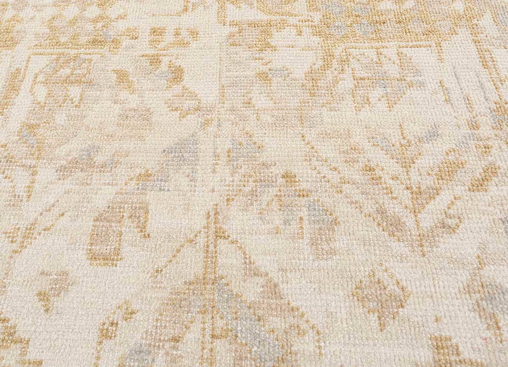 erbe gold wool hand knotted Rug - CloseUp