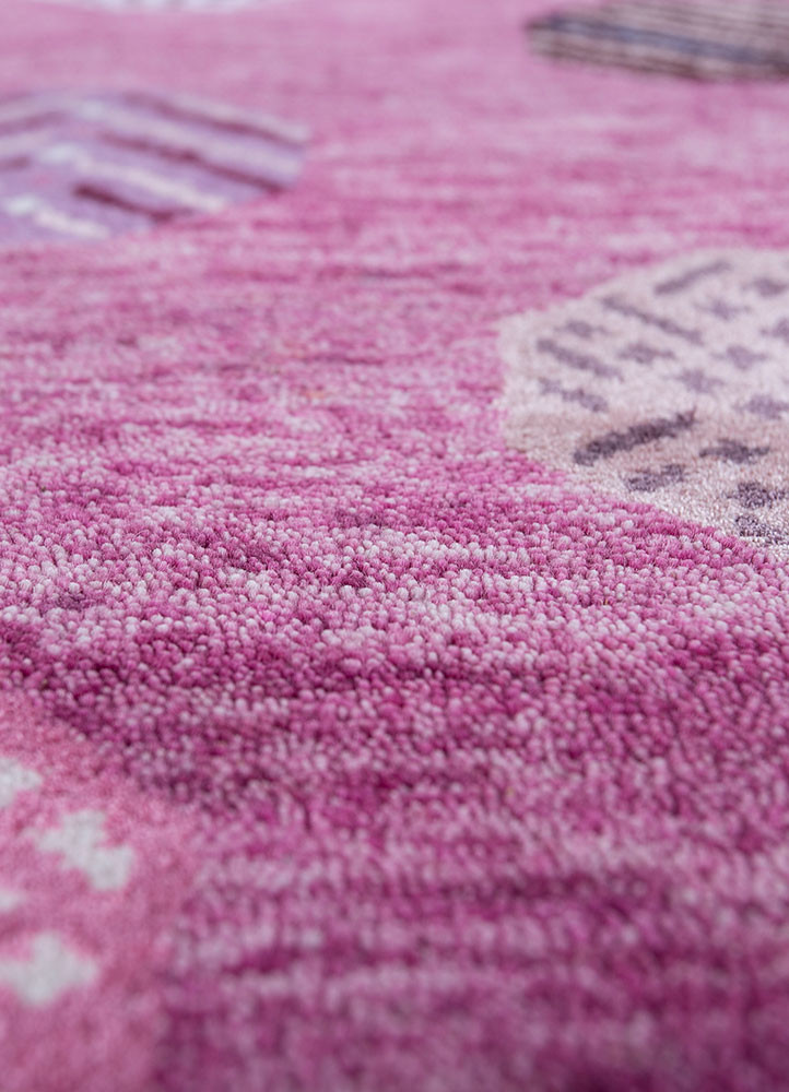 manchaha ivory wool and bamboo silk hand knotted Rug - CloseUp