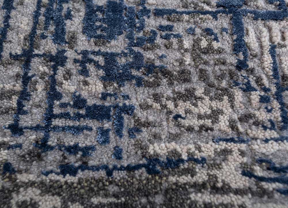 uvenuti grey and black wool and bamboo silk hand knotted Rug - CloseUp