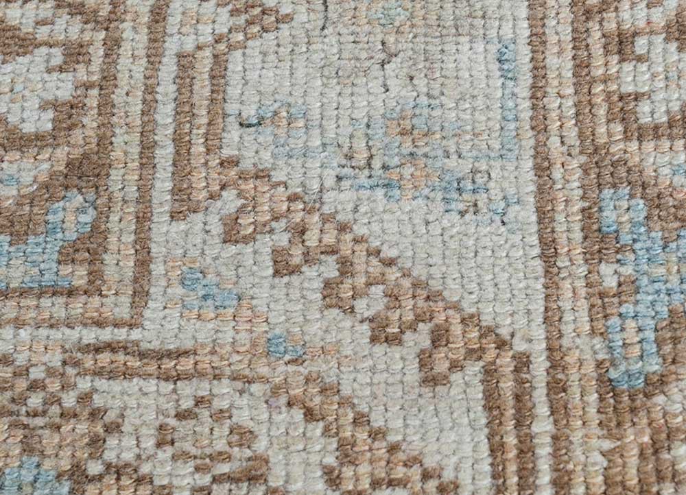 vintage beige and brown wool hand knotted Rug - CloseUp