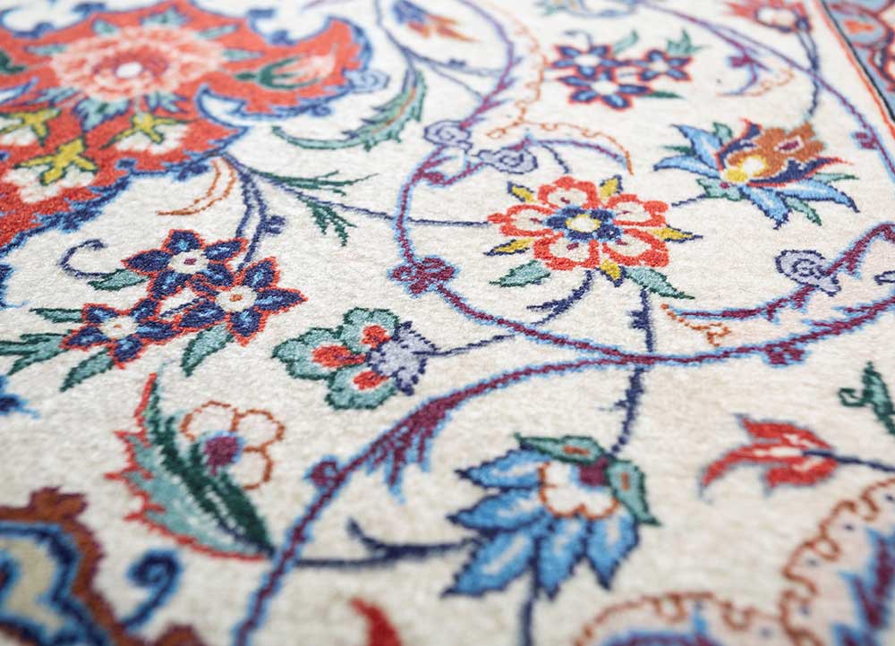 aalam gold wool hand knotted Rug - CloseUp