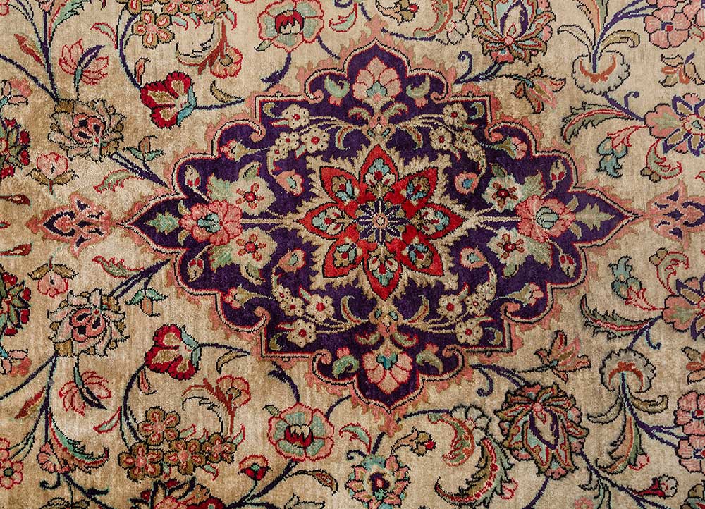 gulmarg green silk hand knotted Rug - CloseUp gulmarg green silk hand knotted Rug - CloseUp