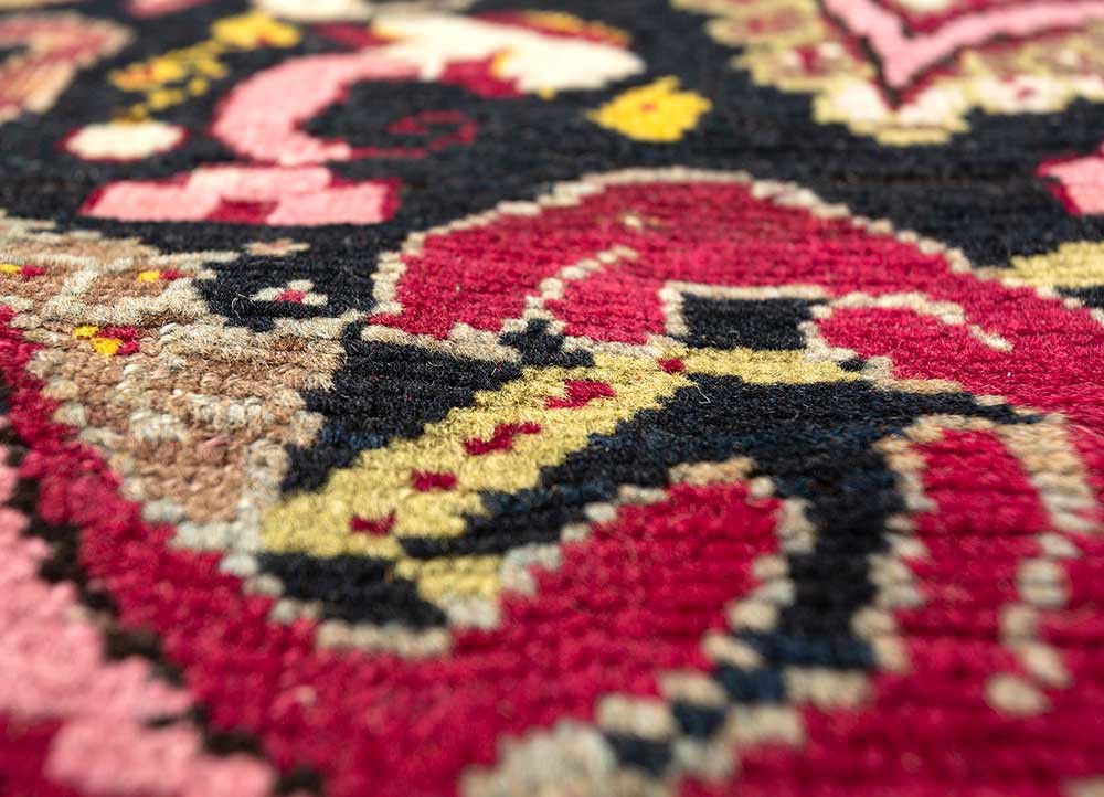 kiaan grey and black wool hand knotted Rug - CloseUp