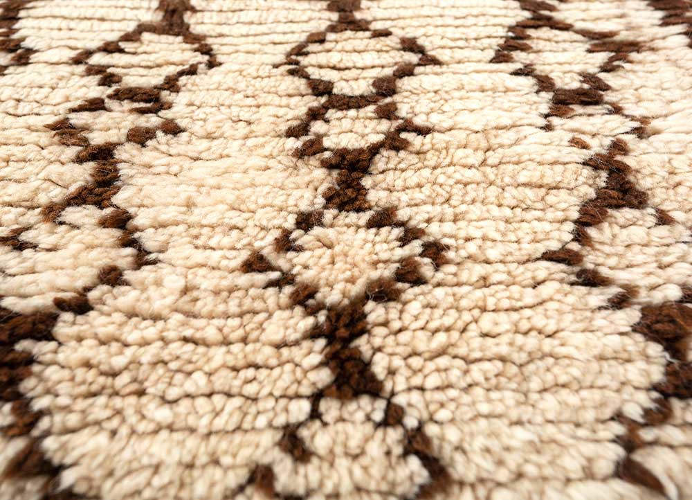 zuri ivory wool hand knotted Rug - CloseUp
