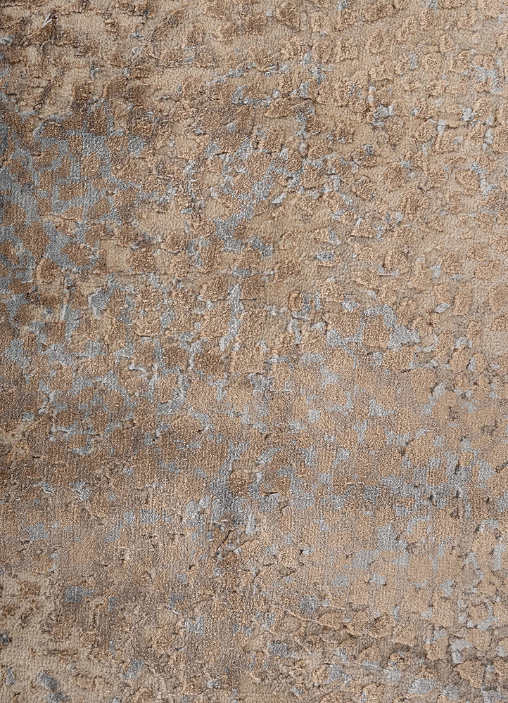 unstring by kavi ivory wool and bamboo silk hand knotted Rug - CloseUp