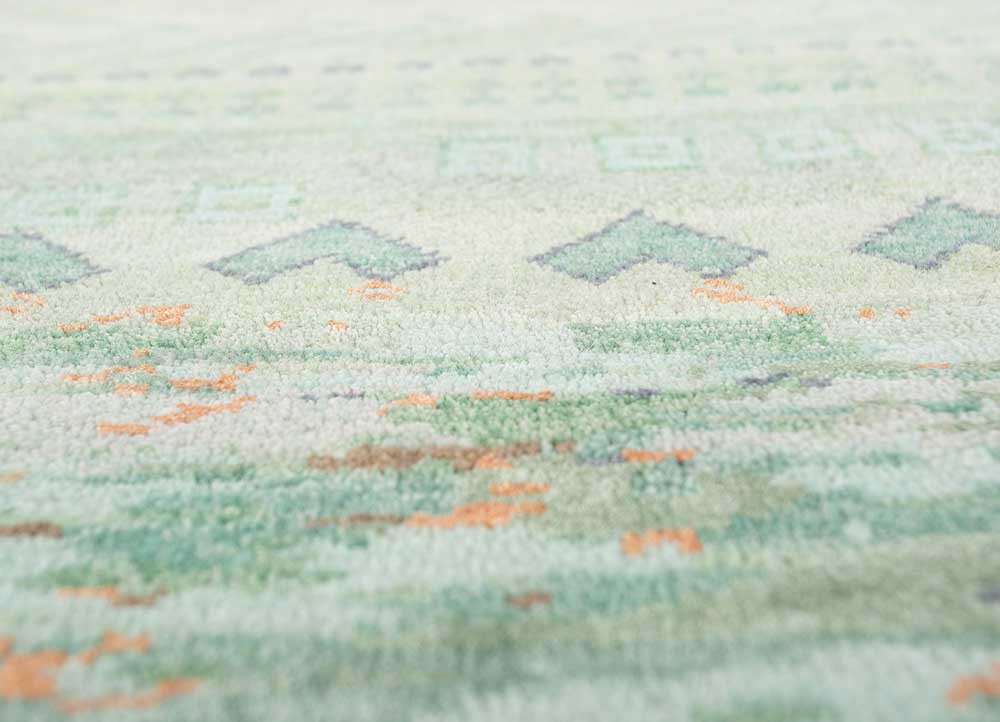 manchaha green wool and bamboo silk hand knotted Rug - CloseUp
