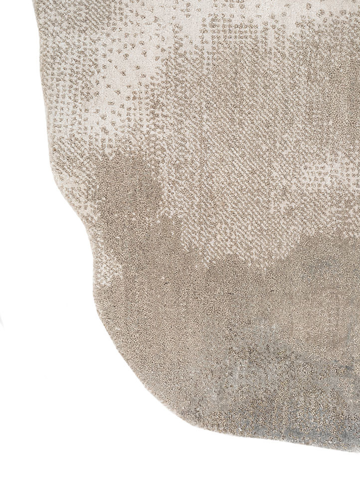 aprezo ivory wool and bamboo silk hand knotted Rug - Corner