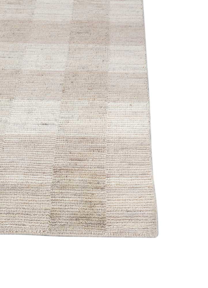 saga ivory wool hand loom Rug - Corner saga ivory wool hand loom Rug - Corner