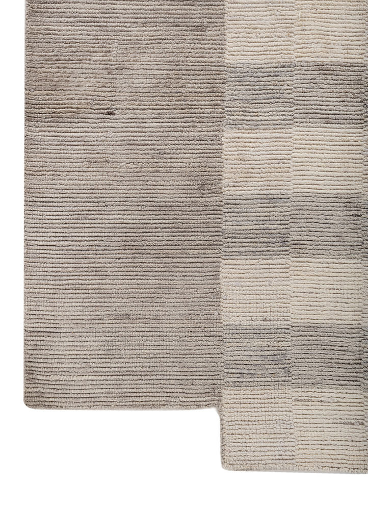 contour blue wool hand loom Rug - Corner