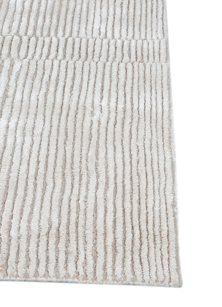 come around ivory wool and viscose hand tufted Rug - Corner come around ivory wool and viscose hand tufted Rug - Corner