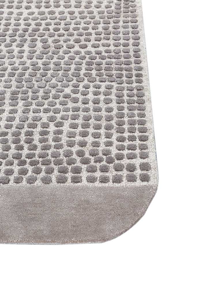 linear ivory wool and viscose hand tufted Rug - Corner