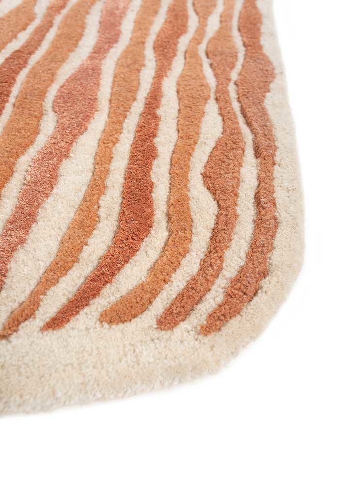 lucid ivory wool and viscose hand tufted Rug - Corner