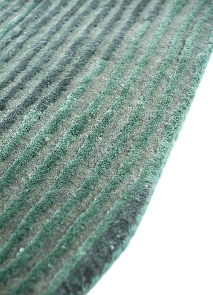 aurelia blue wool and viscose hand tufted Rug - Corner