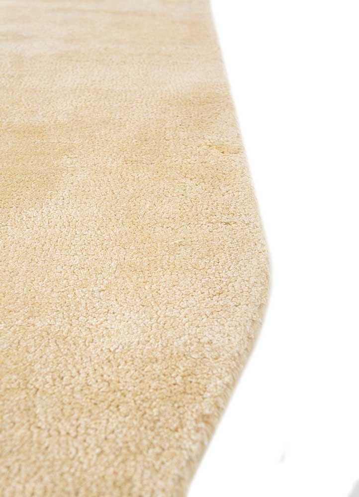 cera gold viscose hand tufted Rug - Corner