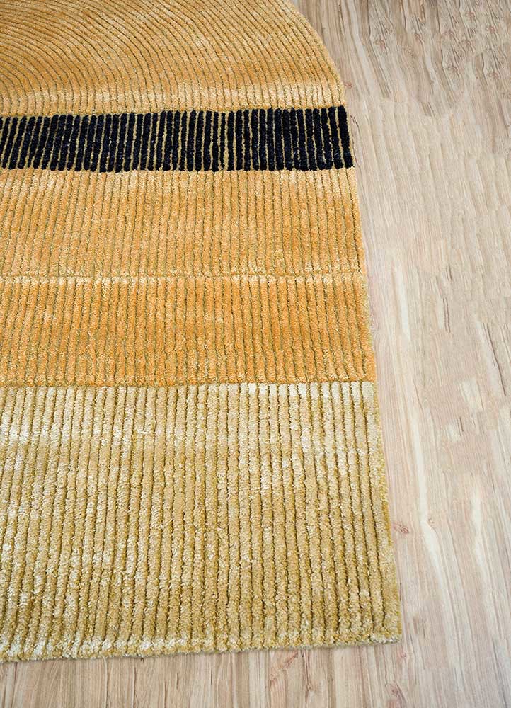 come around gold wool and viscose hand tufted Rug - Corner