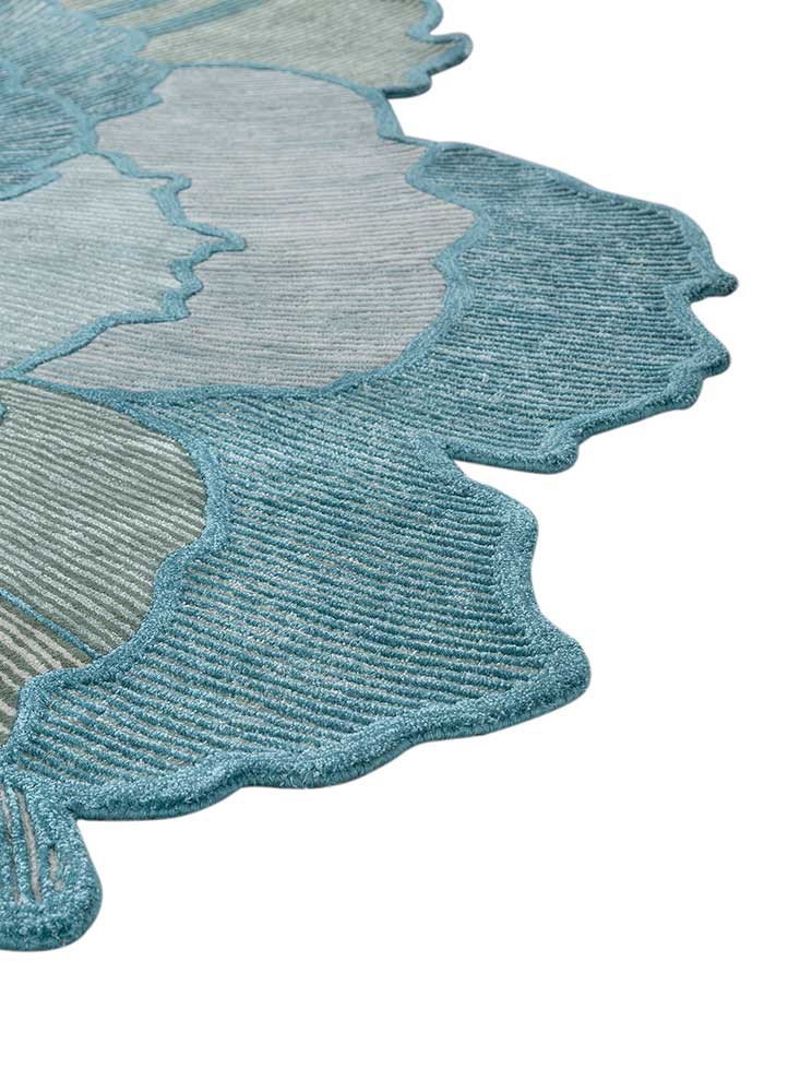 aurelia blue wool and viscose hand tufted Rug - Corner