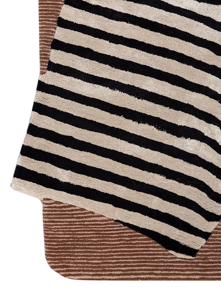 adrift ivory wool and viscose hand tufted Rug - Corner