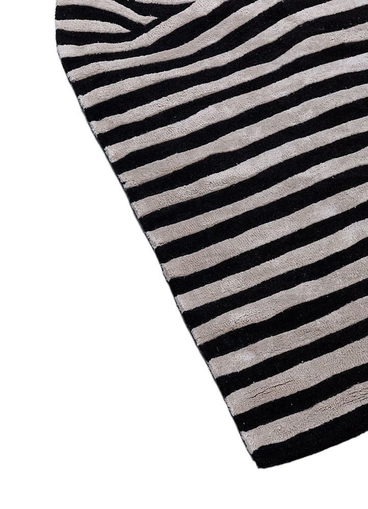 adrift grey and black wool and viscose hand tufted Rug - Corner