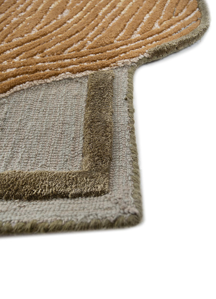 aurelia gold wool and viscose and silk hand tufted Rug - Corner