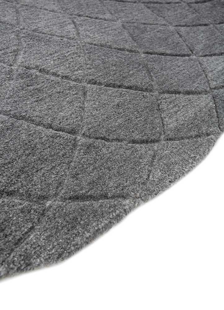 chroma grey and black wool hand tufted Rug - Corner