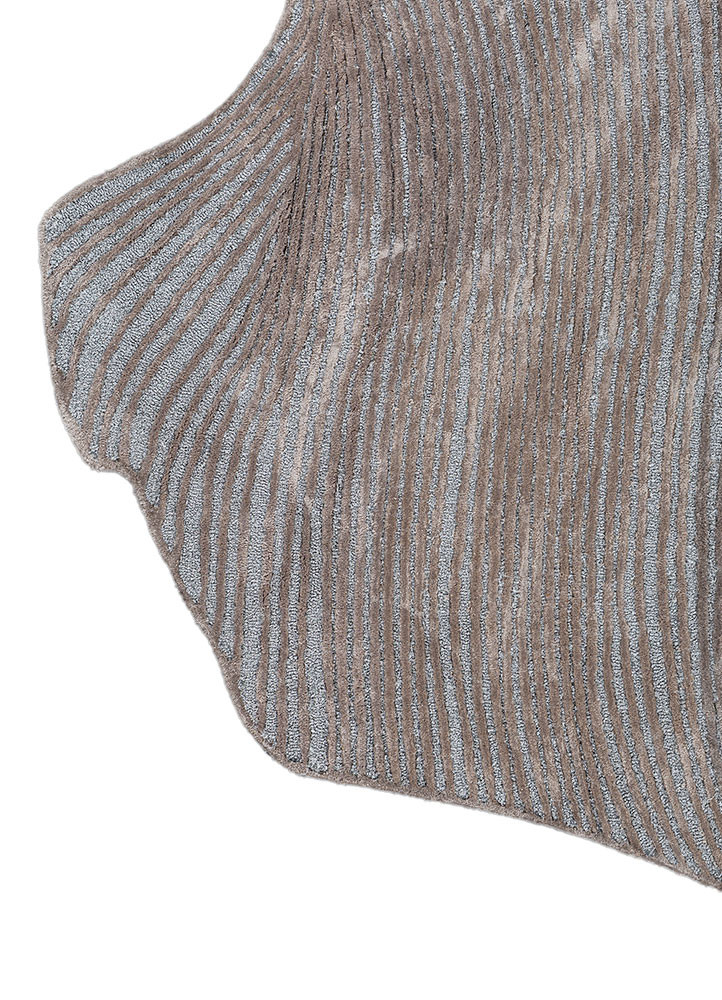 infini grey and black viscose hand tufted Rug - Corner