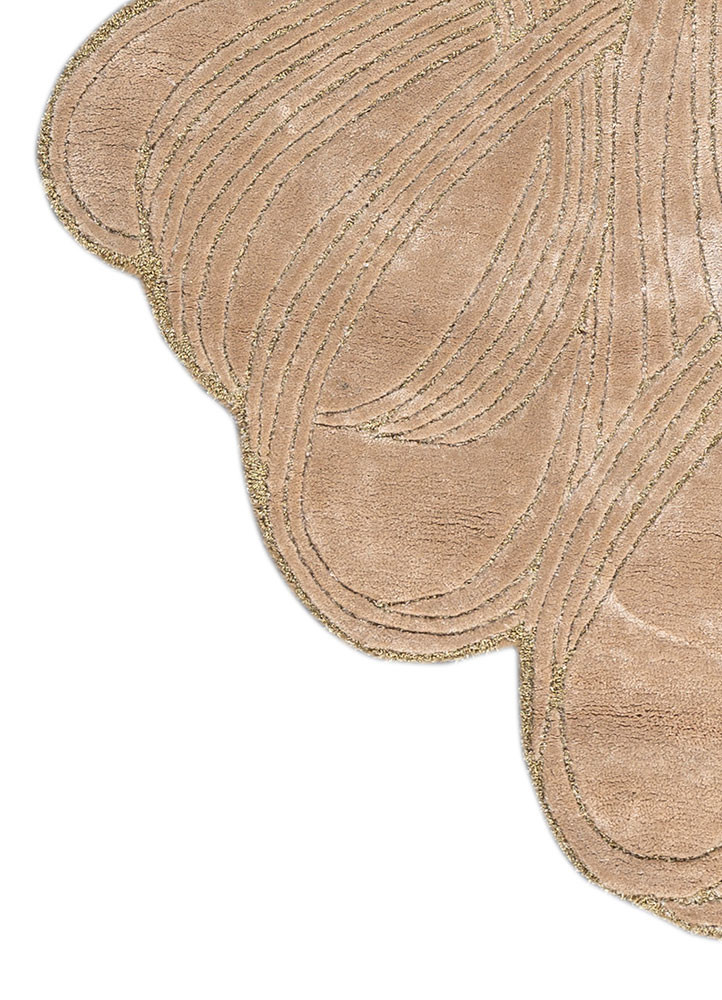 infini gold viscose hand tufted Rug - Corner