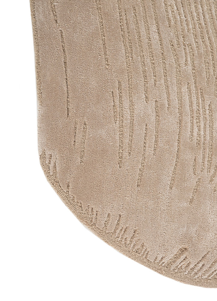 lucid ivory wool and viscose hand tufted Rug - Corner