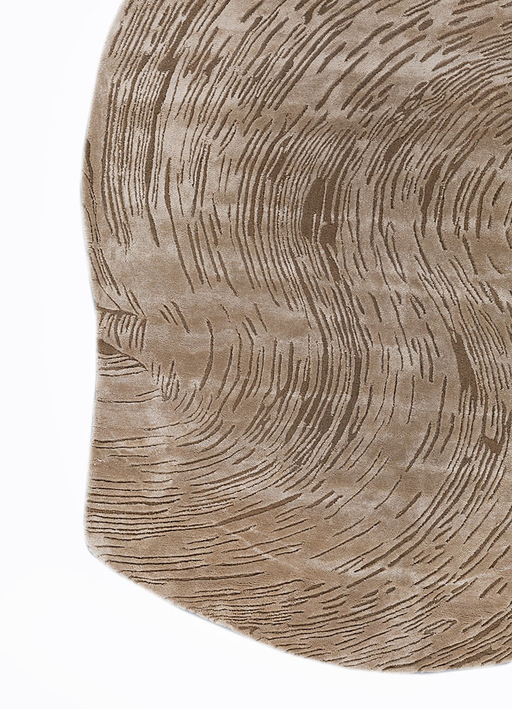 lucid ivory wool and viscose hand tufted Rug - Corner