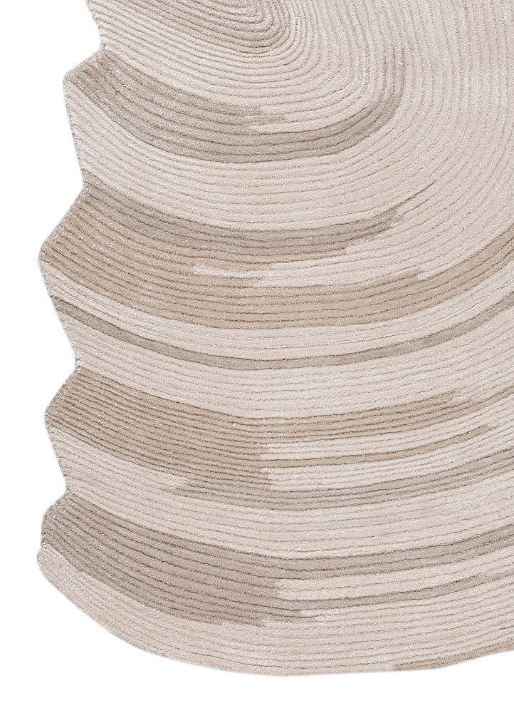 lucid ivory wool and viscose hand tufted Rug - Corner