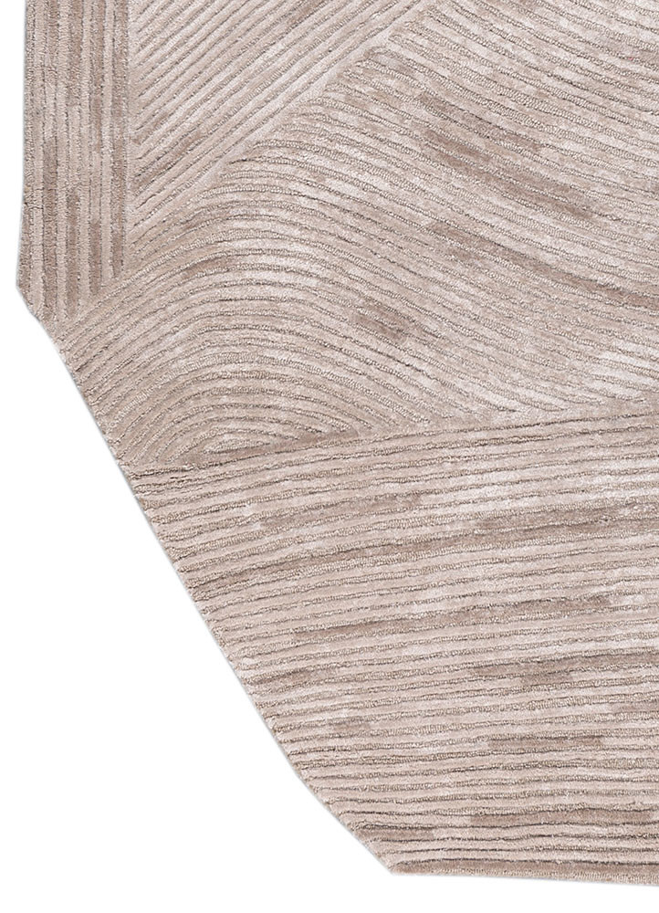 lucid ivory wool and viscose hand tufted Rug - Corner