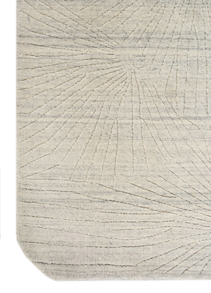 forme grey and black wool hand loom Rug - Corner