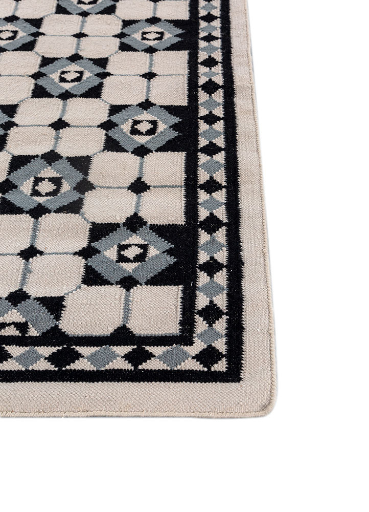 alhambra ivory wool flat weaves Rug - Corner