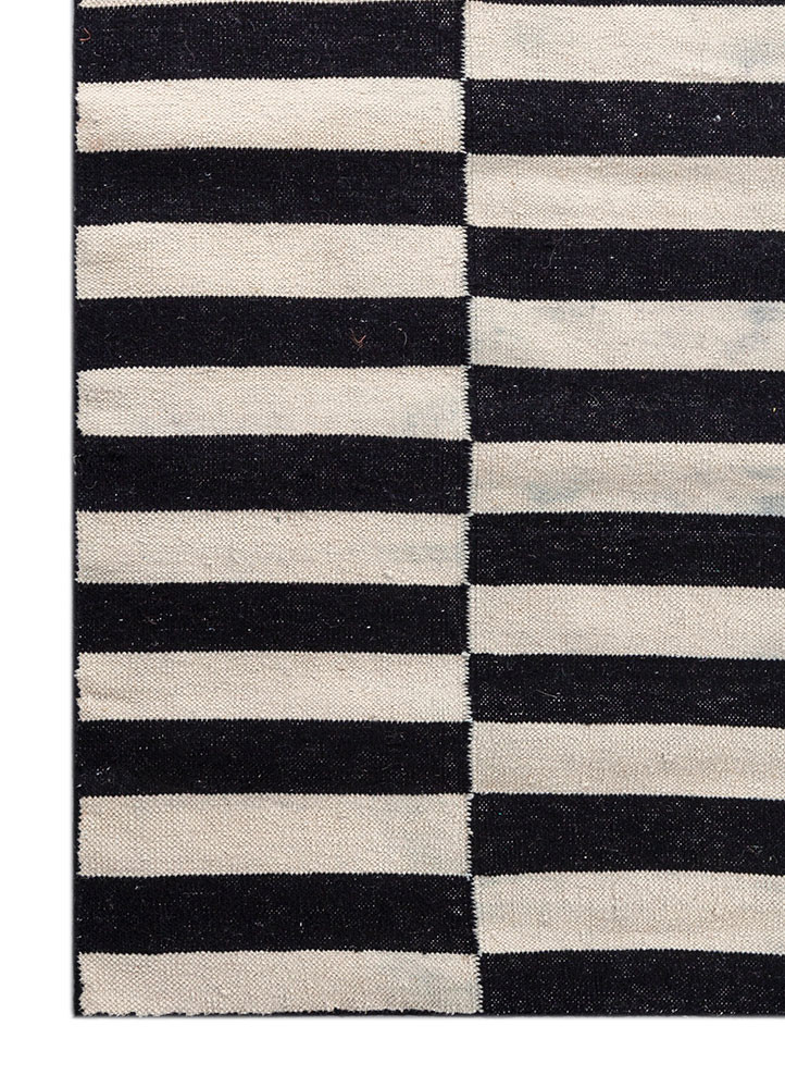 aprezo ivory wool flat weaves Rug - Corner