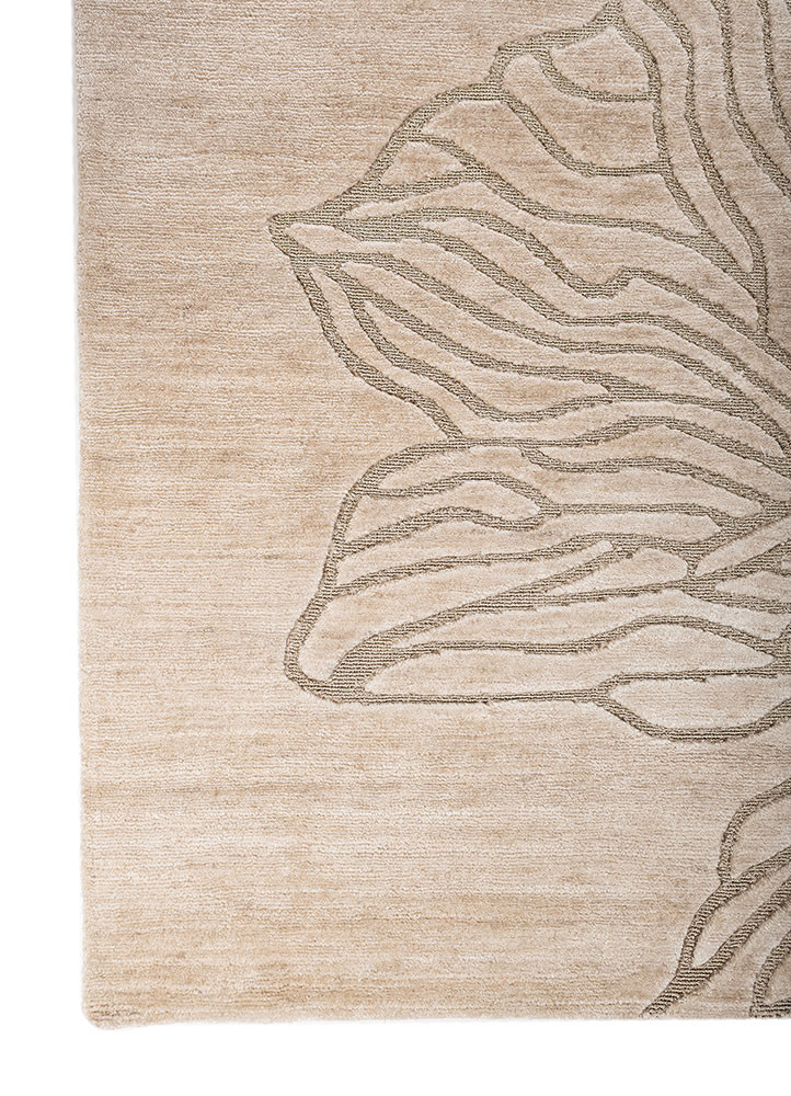 azalea ivory tencil and zari hand knotted Rug - Corner azalea ivory tencil and zari hand knotted Rug - Corner