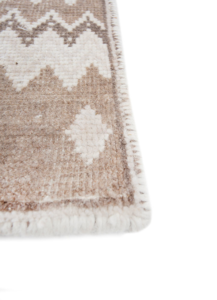 thyme ivory polyester hand knotted Rug - Corner
