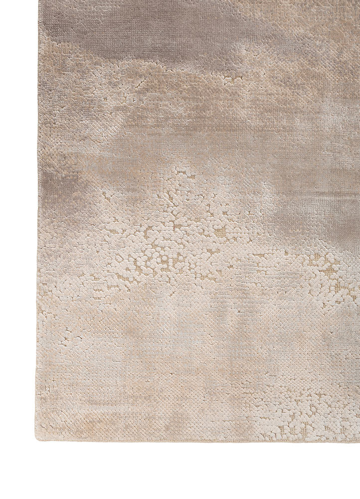 aprezo ivory wool and bamboo silk hand knotted Rug - Corner