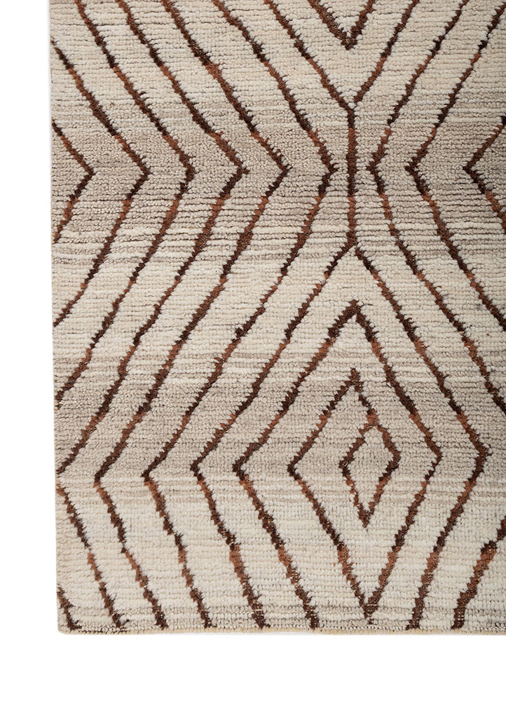 zuri ivory wool hand knotted Rug - Corner