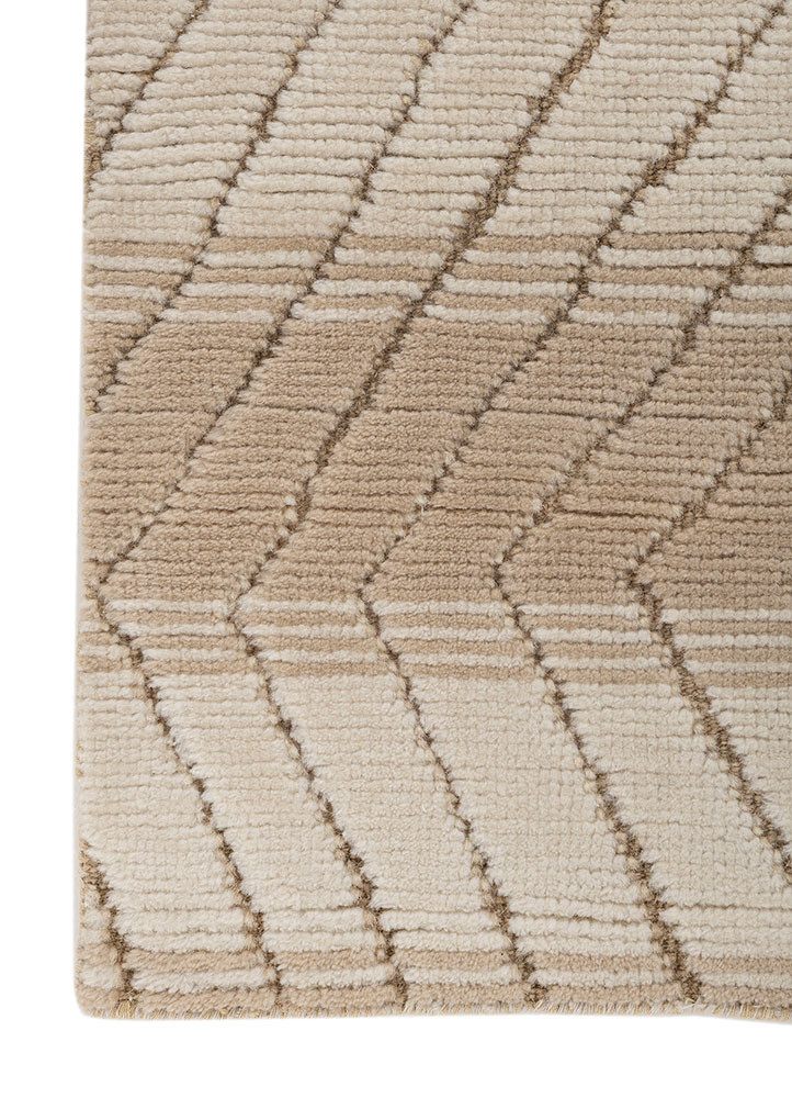 zuri ivory wool hand knotted Rug - Corner