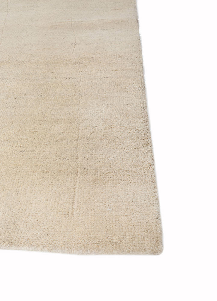 zuri ivory wool hand knotted Rug - Corner