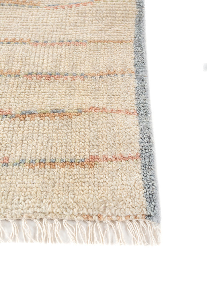 hula ivory wool hand knotted Rug - Corner