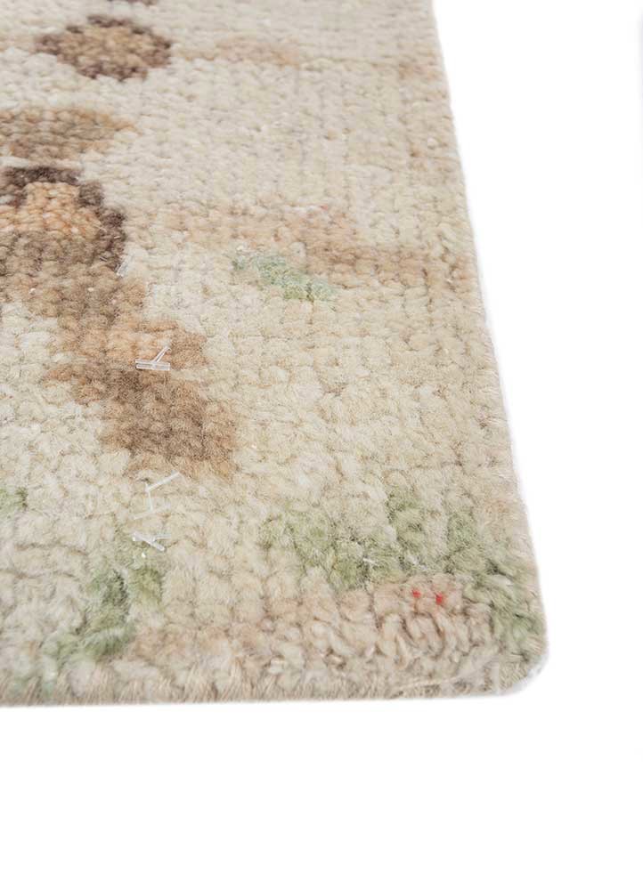 erbe ivory wool hand knotted Rug - Corner