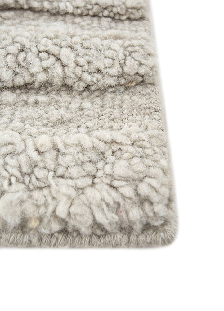 manifest green wool hand knotted Rug - Corner manifest green wool hand knotted Rug - Corner