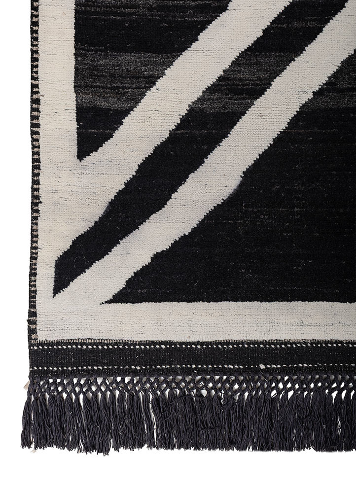 zuri ivory wool hand knotted Rug - Corner